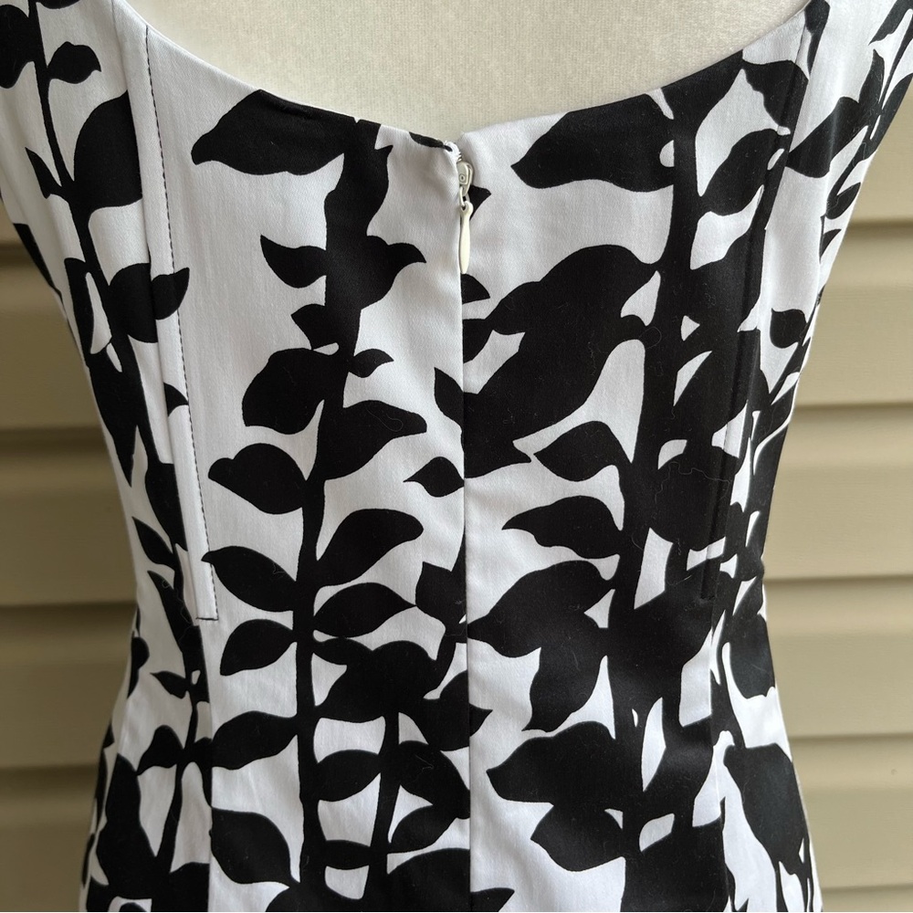 •Nine West• Sleeveless Floral Fit and Flare Dress - Size 12 - Picture 6 of 9